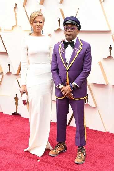 Komea kunnianosoitus – Spike Lee tuli Oscareihin Kobe Bryant -puvussa