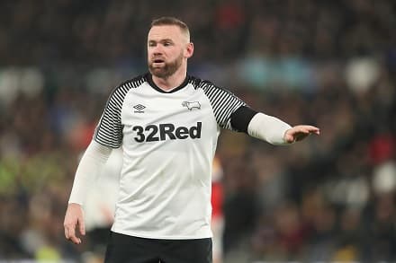 Wayne Rooney taas pulassa - puolialastomat naiset ottivat kuvia sammuneen ManU-legendan kanssa Wayne Rooney taas pulassa – puolialastomat naiset ottivat kuvia sammuneen ManU-legendan kanssa