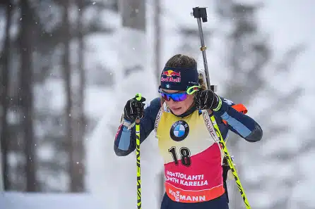 Italialaistähti Dorothea Wierer epäonnistui pahasti ampumahiihdon maailmancupissa, lopussa rajua draamaa