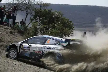 Esapekka Lapin ralliperjantai pilalla – Teemu Suninen johtaa Sardiniassa
