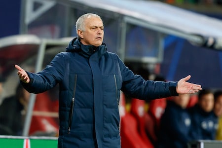 ”Mikä ääni tuo on?” Jose Mourinho ihmeissään virtuaalisessa lehdistötilaisuudessa - toimittajan vastaus herätti hilpeyttä ”Mikä ääni tuo on?” Jose Mourinho ihmeissään virtuaalisessa lehdistötilaisuudessa – toimittajan vastaus herätti hilpeyttä