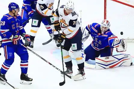 Kultaleijonat toimivat lapsia tappavan Venäjän armeijan mainosmiehinä Kultaleijonat toimivat lapsia tappavan Venäjän armeijan mainosmiehinä