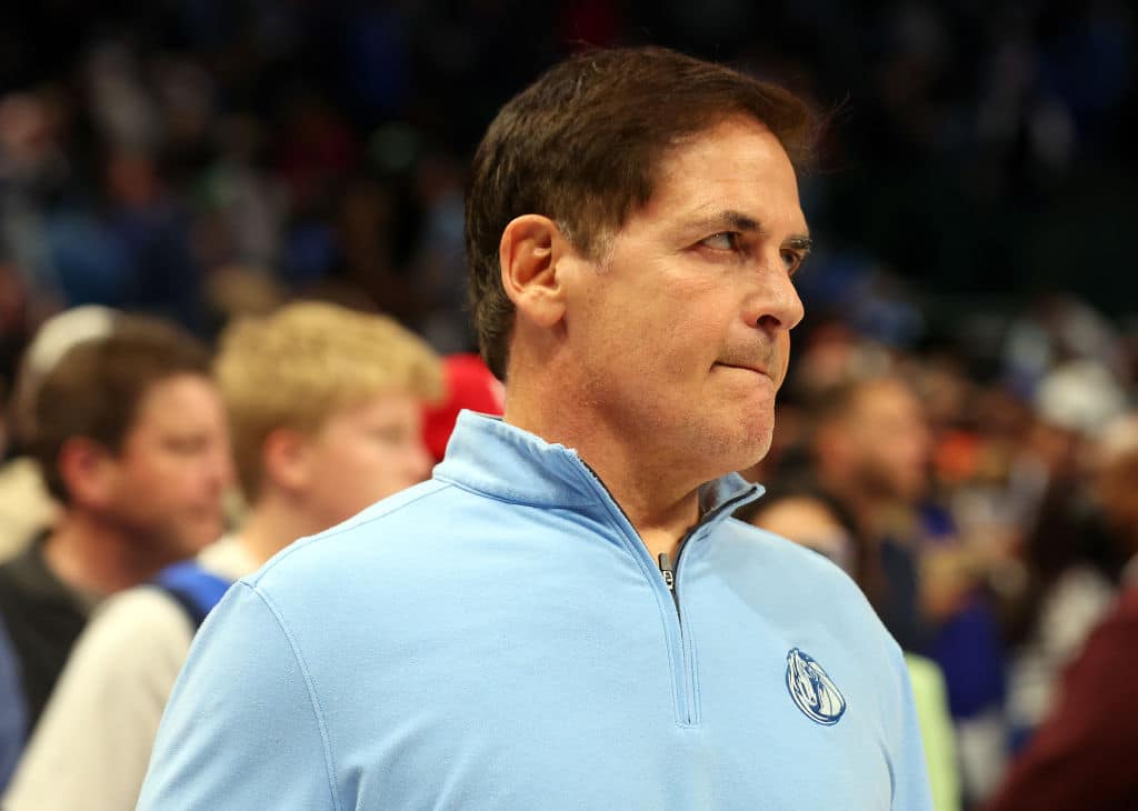 NBA:ssa alkoi uusi aikakausi - legendaarinen yhdysvaltalaismiljardööri myi pääomistajuutensa pois NBA:ssa alkoi uusi aikakausi – legendaarinen yhdysvaltalaismiljardööri myi pääomistajuutensa pois