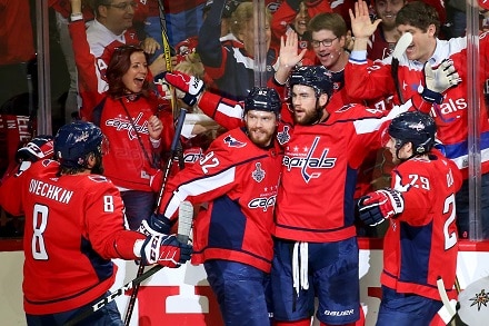 Kaksi tuoretta Stanley Cup -mestaria vaihtoi seuraa Kaksi tuoretta Stanley Cup -mestaria vaihtoi seuraa