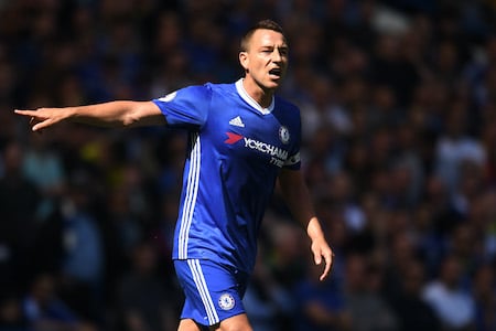 John Terry kiistää  pelaajien kapinan olleen osatekijä Mourinhon potkuihin