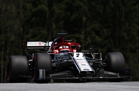 Kimi Räikkönen vahvalla suorituksella finaaliin Kimi Räikkönen vahvalla suorituksella finaaliin