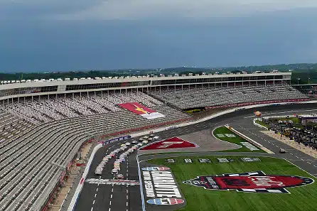 Autourheilusarja Nascar haluaa päästää kymmenet tuhannet fanit katsomoon heinäkuussa