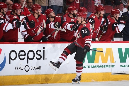 Ruotsalainen suurlahjakkuus allekirjoitti NHL-sopimuksen Ruotsalainen suurlahjakkuus allekirjoitti NHL-sopimuksen