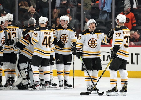 NHL:n ensimmäisen tummaihoisen pelaajan paita nousee kattoon - "En olisi ikinä unelmoinut" NHL:n ensimmäisen tummaihoisen pelaajan paita nousee kattoon – ”En olisi ikinä unelmoinut”