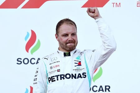 Valtteri Bottas ohittamassa Keijo Rosbergin Valtteri Bottas ohittamassa Keijo Rosbergin