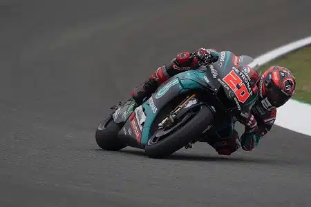 Huima uroteko! Kannettiin paareilla radalta – ajoi pari tuntia myöhemmin paalupaikalle