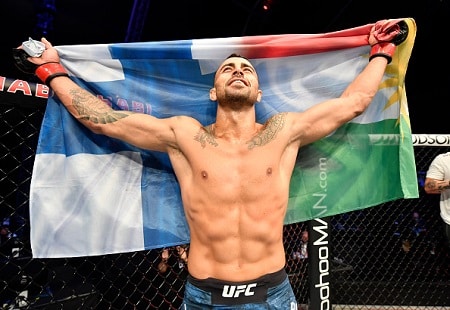 Vastustajalta lähti taju - Makwan Amirkhani hurjana UFC-häkissä Vastustajalta lähti taju – Makwan Amirkhani hurjana UFC-häkissä
