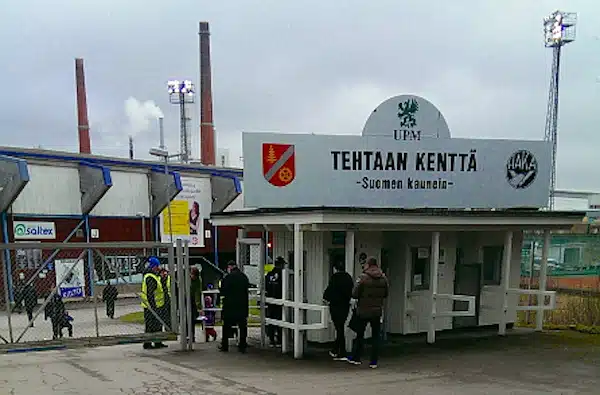 Vallu Popovitsin poika ratkaisi, Valkeakosken Haka puolivälieriin