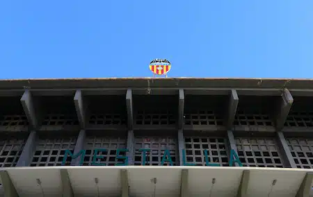 Entinen Barcelona-maalivahti palaa Hollannin kentille