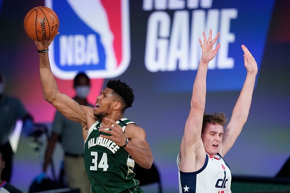 Huikeat viimeiset sekunnit – NBA-mestari selvisi pälkähästä