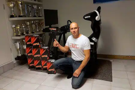 Japan Motors eAsfalttisprintsarjan voitto Teijo Karjalaiselle – Marko Perttula ratkaisijan roolissa