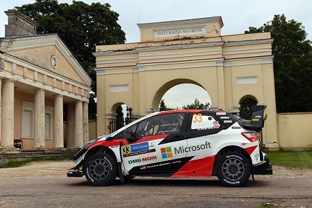 Elfyn Evans kuroi kiinni Kalle Rovanperän johtoa Virossa Elfyn Evans kuroi kiinni Kalle Rovanperän johtoa Virossa