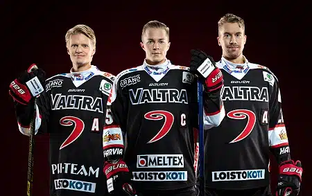 JYP otti harjoituskauden avausvoittonsa – KooKoo sai kylmää kyytiä