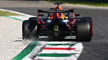 F1-rääväsuu teki sen taas! Yllättävää vihjailua Max Verstappenin ensi kauden tallikaverista F1-rääväsuu teki sen taas! Yllättävää vihjailua Max Verstappenin ensi kauden tallikaverista