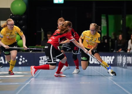 F-liiga starttasi naisten kierroksella – mestarit taipuivat Oulussa