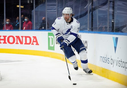 Tähtikaksikko tehokkaana - puolustava Stanley Cup -mestari tasoitti voitot Tähtikaksikko tehokkaana – puolustava Stanley Cup -mestari tasoitti voitot