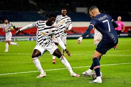 Manchester Unitedin tähti jätti harjoitusleirin kesken Manchester Unitedin tähti jätti harjoitusleirin kesken