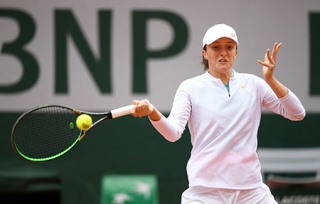 Tenniskauden toinen Grand Slam -turnaus käynnistyy tänään – Pystyykö kukaan pysäyttämään tätä naista?