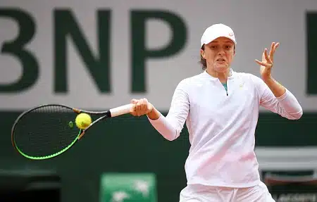 Tenniskauden toinen Grand Slam -turnaus käynnistyy tänään – Pystyykö kukaan pysäyttämään tätä naista?