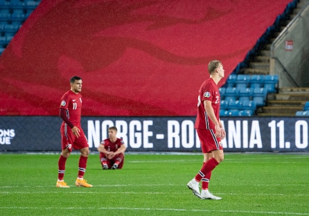 ”Minulla ei ole ongelmaa astua syrjään” – Norjan jalkapallokurimus syvenee