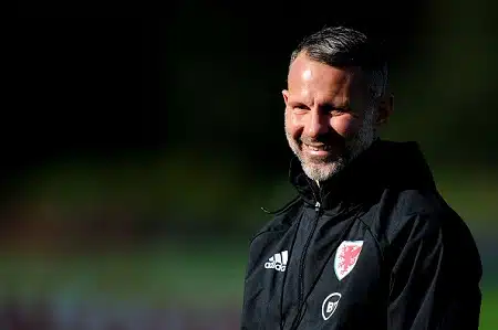 Ex-tyttöystävänsä pahoinpitelystä syytetty Ryan Giggs jättää paikkansa Walesin maajoukkueen päävalmentajana Ex-tyttöystävänsä pahoinpitelystä syytetty Ryan Giggs jättää paikkansa Walesin maajoukkueen päävalmentajana