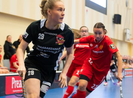 Salibandyn F-liigan naisten puolivälierät vauhtiin