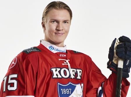 Anton Lundell on sivussa HIFK:n kokoonpanosta Anton Lundell on sivussa HIFK:n kokoonpanosta