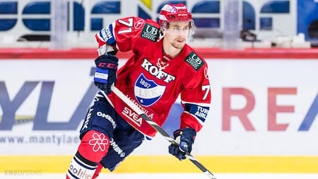 Toinen Sportin tähtihankinnoista debytoi tänään, JYPin avainpelaaja sivussa illan ottelusta