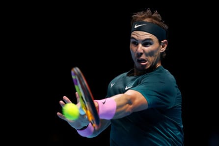 Yli kahden tunnin savotta: Rafael Nadal välieriin ATP-lopputurnauksessa