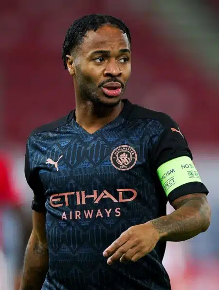 Raheem Sterling Chelsean kiikarissa – kova hintapyynti voi koitua esteeksi