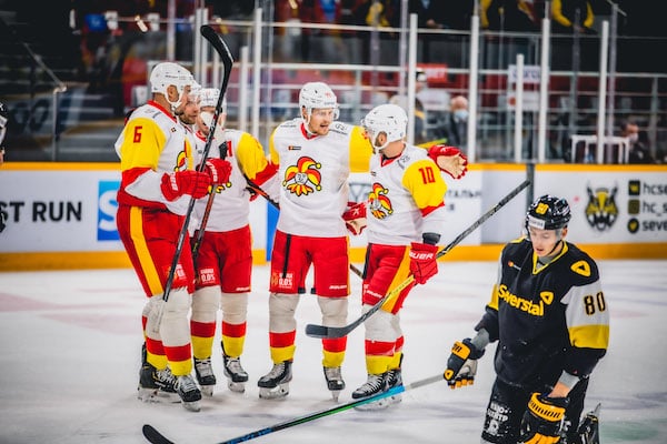 Eeli Tolvanen herkutteli Jokerit johtoon itäisen konferenssin kärkiryhmää vastaan Eeli Tolvanen herkutteli Jokerit johtoon itäisen konferenssin kärkiryhmää vastaan