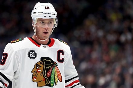 NHL-seuran tähtikapteeni Jonathan Toews vahvisti ikävän uutisen terveydentilastaan NHL-seuran tähtikapteeni Jonathan Toews vahvisti ikävän uutisen terveydentilastaan