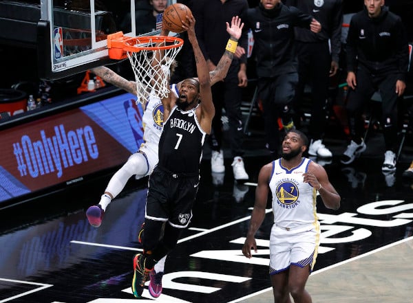 NBA:n supertähdeltä kova ukaasi seurajohdolle - vaatii siirtoa muihin maisemiin NBA:n supertähdeltä kova ukaasi seurajohdolle – vaatii siirtoa muihin maisemiin