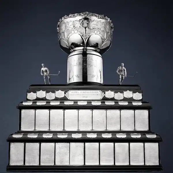 Liiga-kausi pyörähtää käyntiin - superlupaus saa heti tulikasteensa TPS:n riveissä Liiga-kausi pyörähtää käyntiin – superlupaus saa heti tulikasteensa TPS:n riveissä