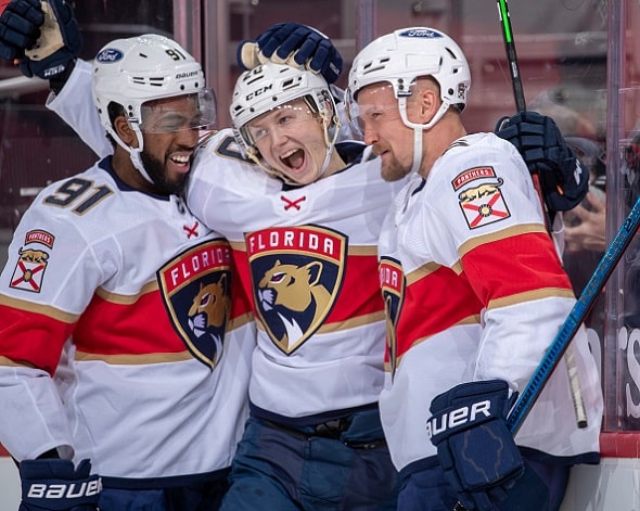 Nytkö nähdään iso suomalainen NHL-läpimurto? Päävalmentaja hehkutti estoitta: ”Erittäin, erittäin älykäs pelaaja”