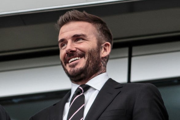 David Beckhamin poika lopettaa uransa vain 22-vuotiaana - taloudellisesti se voi olla viisasta David Beckhamin poika lopettaa uransa vain 22-vuotiaana – taloudellisesti se voi olla viisasta