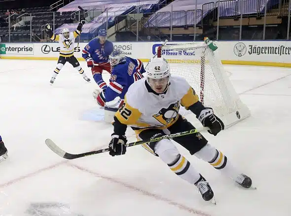 Kasperi Kapaselta häikäisevä pohjustus - Pittsburghin voittoputki venyy ja venyy Kasperi Kapaselta häikäisevä pohjustus – Pittsburghin voittoputki venyy ja venyy