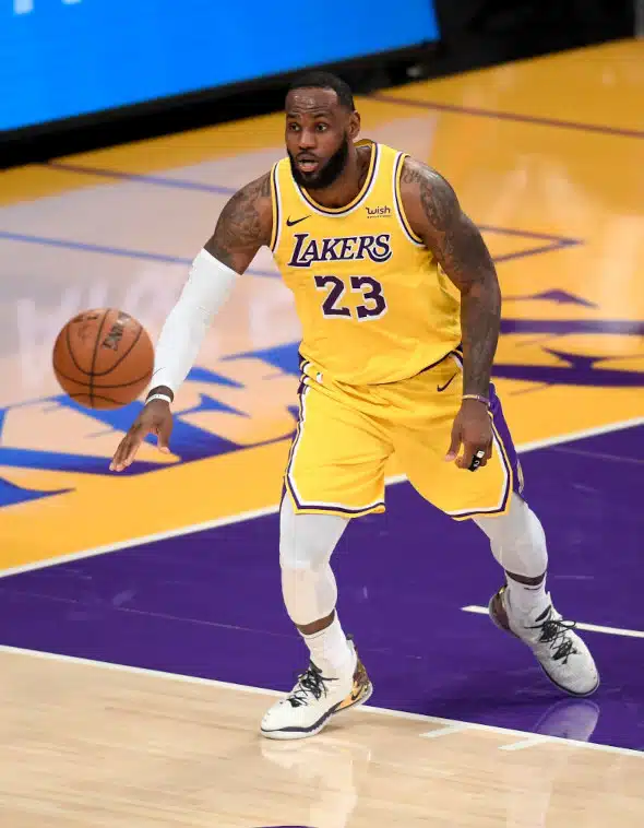 Forbes: LeBron Jamesista on tullut miljardööri – tienasi viimeisen vuoden aikana kaikista urheilijoista toiseksi eniten