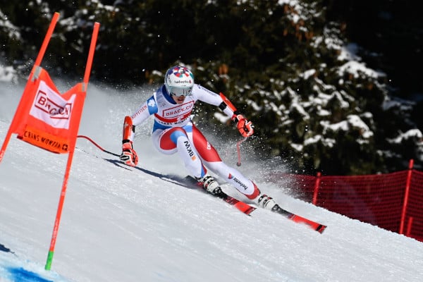 Suurpujottelun maailmancup: Gisin loisti, Bassino epäonnistui, Holdener loukkaantui