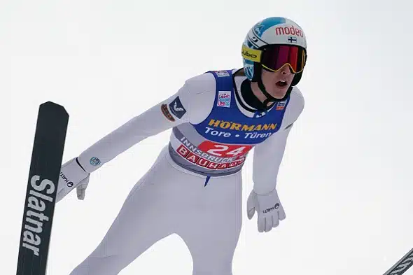 Yle: Suomalainen mäkihyppääjä antoi positiivisen koronatestituloksen ja nyt aika on loppumassa - "Neljä päivää aikaa" Yle: Suomalainen mäkihyppääjä antoi positiivisen koronatestituloksen ja nyt aika on loppumassa – ”Neljä päivää aikaa”