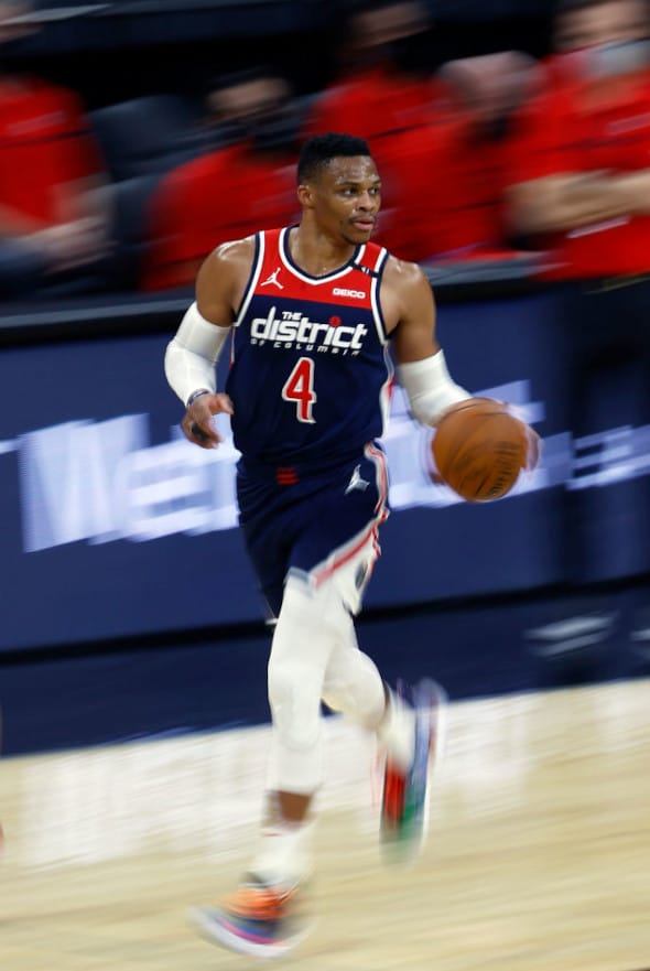 NBA:ssa poikkeuksellinen loppuhuipennus: kuusi pinnaa alle neljässä sekunnissa
