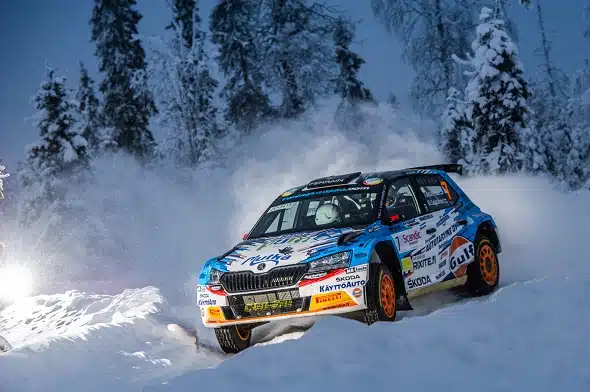 Suomalainen rallilegenda ajoi voittoon – ”Tätä lähdettiin hakemaan ja se saatiin”