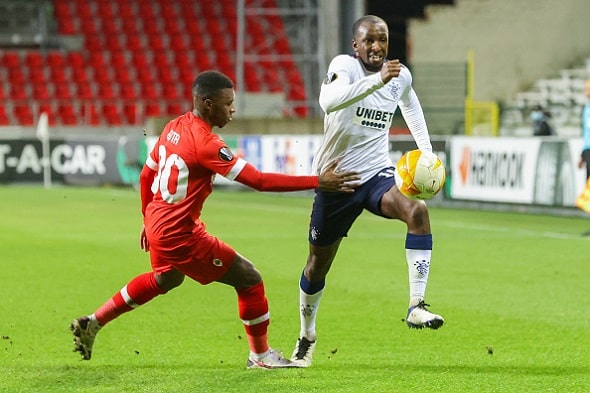 Rangers avasi voitolla - Glen Kamara nappasi varoituksen Rangers avasi voitolla – Glen Kamara nappasi varoituksen