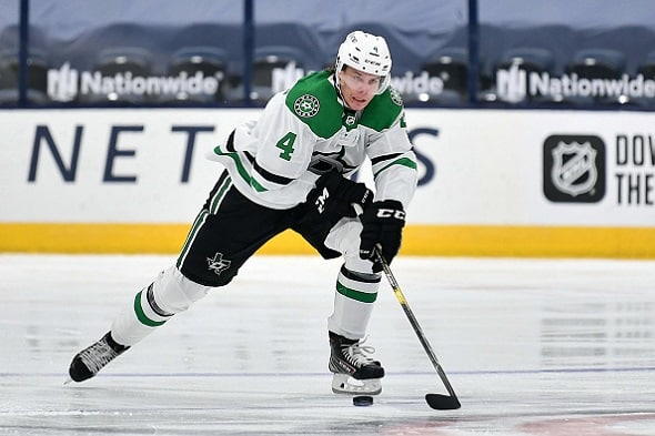 NHL-tähti Miro Heiskanen joutui koronalistalle NHL-tähti Miro Heiskanen joutui koronalistalle