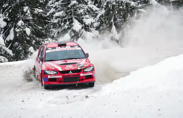 Rallisprint SM-kesäkausi avattiin Motoparkissa